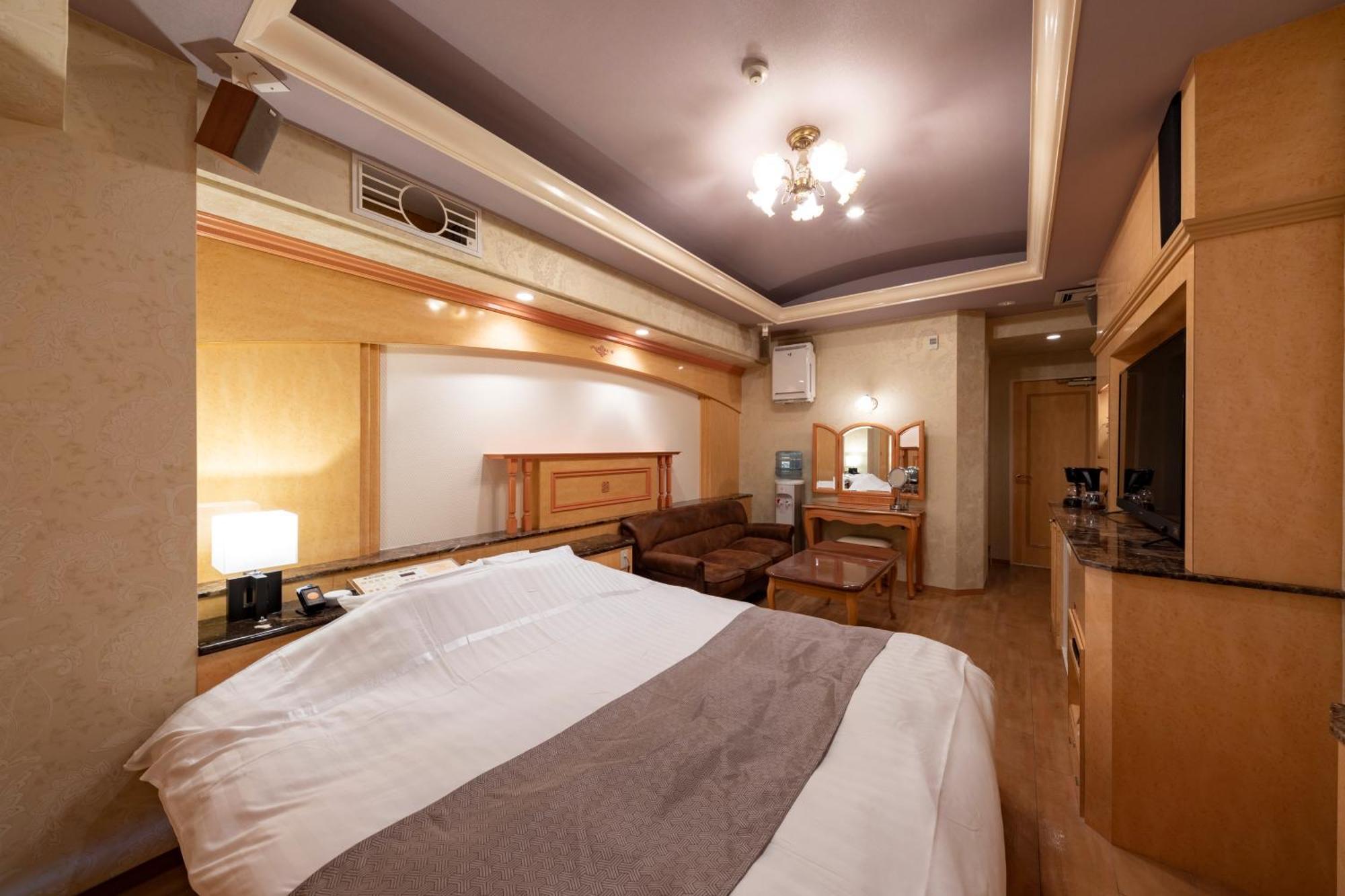Hotel Luna Sendai -Adult Only Экстерьер фото